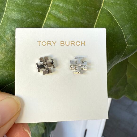 Authentic Tory Burch Small Logo Stud Earring 143361 Silver - Picture 1 of 3
